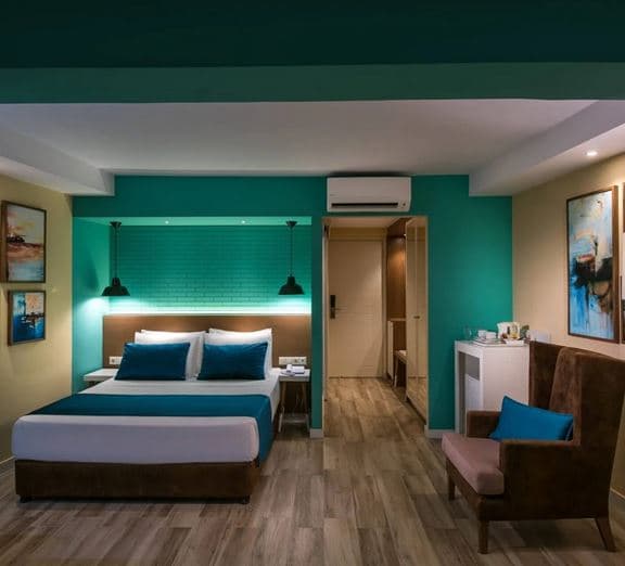 Room Deluxe SeaView Balcony Camerele