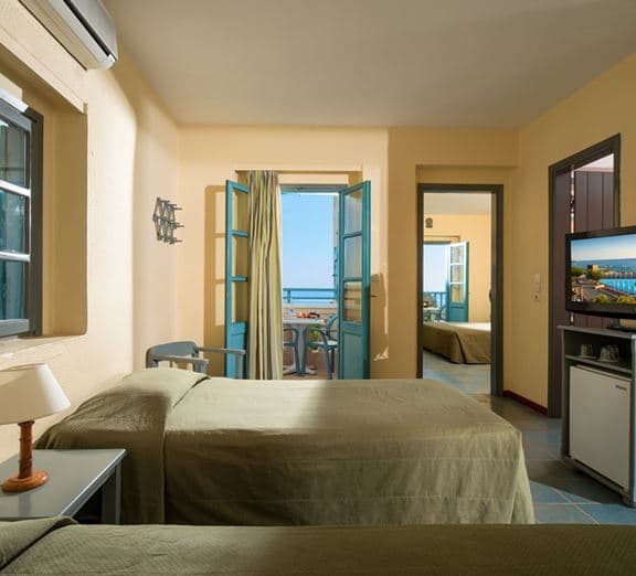 STANDARD DOUBLE ROOM BALCONY OR TERRACE Camerele