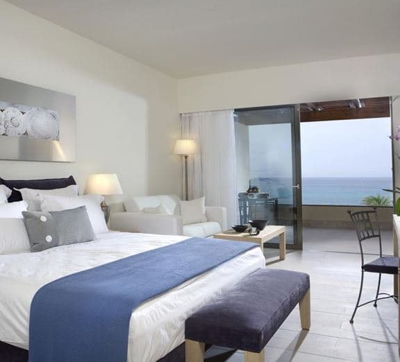Sea Front Rooms with Balcony Camerele