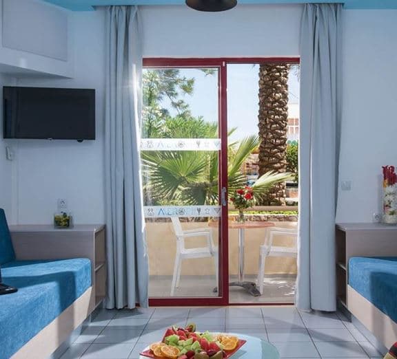 Room Family 1 Bedroom Camerele