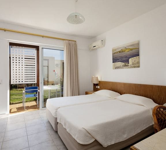 DOUBLE ROOM BALCONY OR TERRACE Camerele