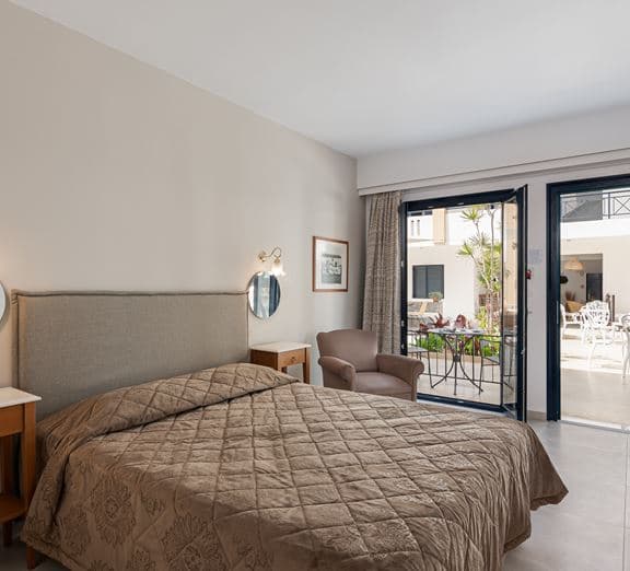 TRIPLE STANDARD ROOM BALCONY OR TERRACE Camerele