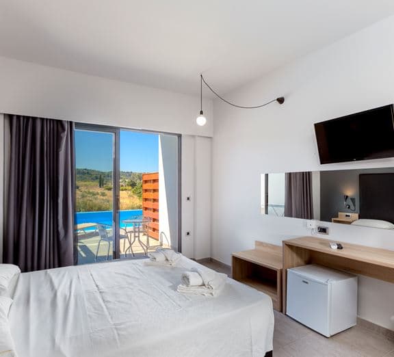 ROOM DOUBLE SHARED-POOL Camerele