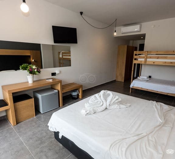 ROOM FAMILY OPENPLAN WITH BUNK BED Camerele
