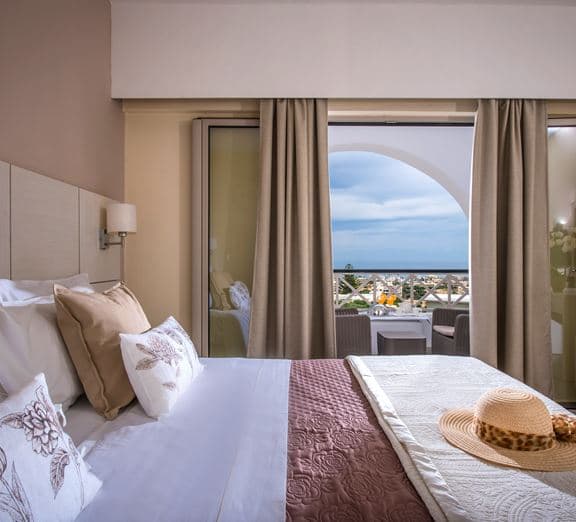 ROOM STANDARD DOUBLE SIDE SEA VIEW BALCONY OR TERRACE Camerele
