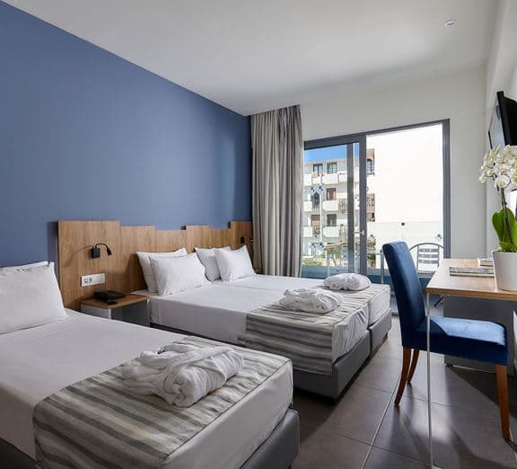 Room Superior Triple Camerele