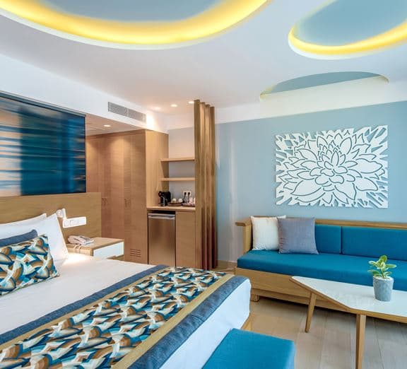 Double Room Pool or Sea View Camerele