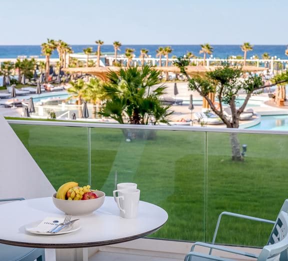 2 Bedroom Family Pool or Sea View Camerele