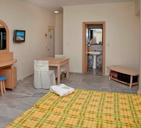 DOUBLE ROOM Camerele