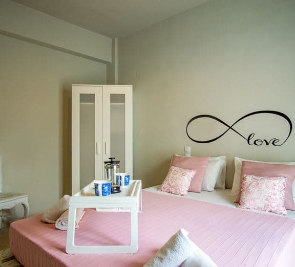 SUPERIOR TRIPLE 1 BEDROOM APARTMENT Camerele