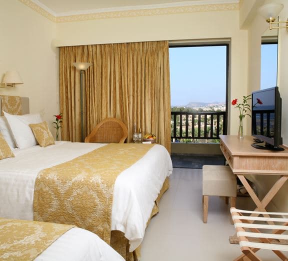 CLASSIC DOUBLE ROOM GARDEN VIEW Camerele