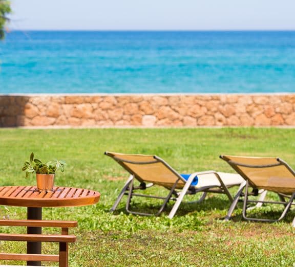 Superior  Bungalow Sea Front Camerele