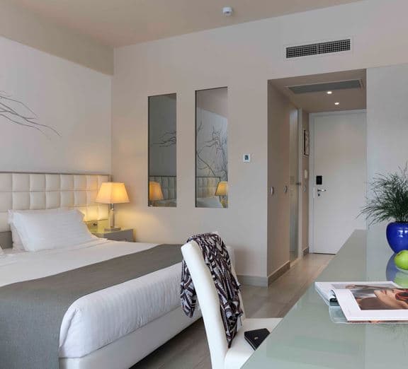 Deluxe Room Side Sea View Balcony Camerele