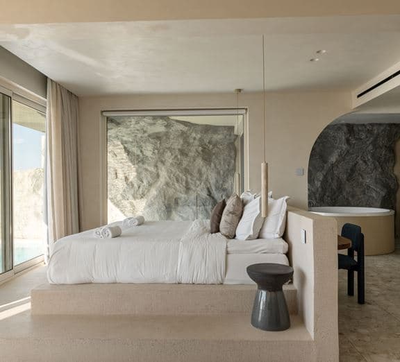 CAVE OASIS SEAFRONT SUITE 1 BEDROOM PRIVATE-POOL Camerele
