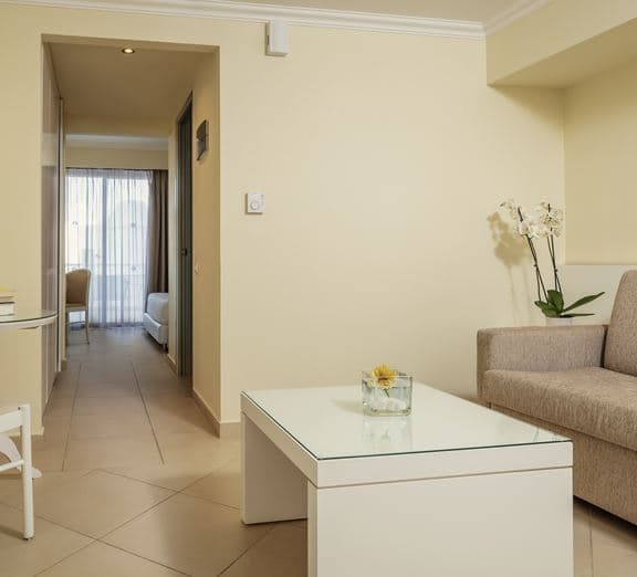 JUNIOR SUITE GARDEN VIEW Camerele