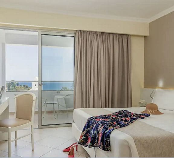 PANORAMIC DELUXE DOUBLE SEA VIEW Camerele