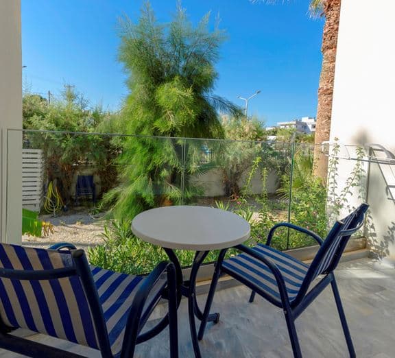 ROOM DOUBLE GARDENVIEW BALCONY OR TERRACE Camerele