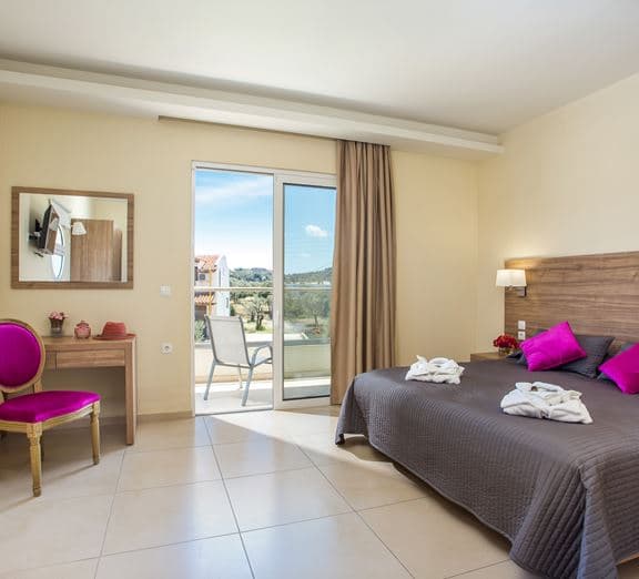 Premium Double Room with Balcony Camerele
