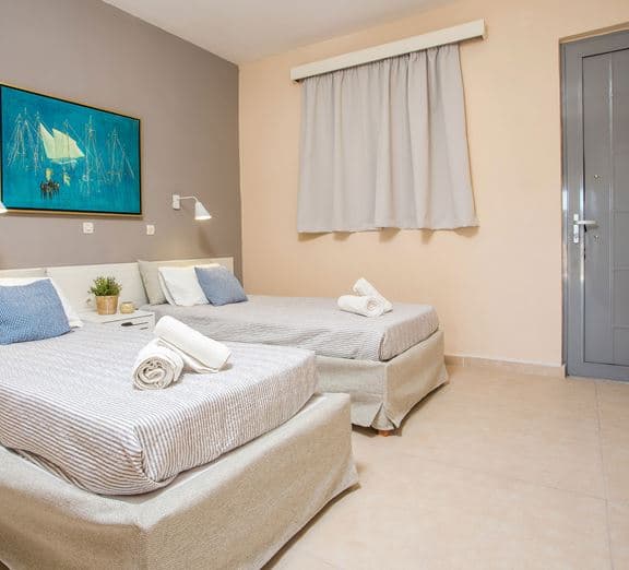 Family 1 Bedroom Room with Balcony Camerele