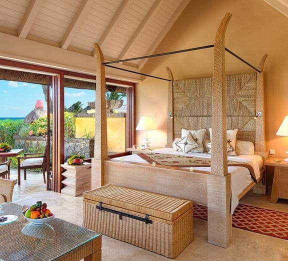 Luxury villas with garden Camerele