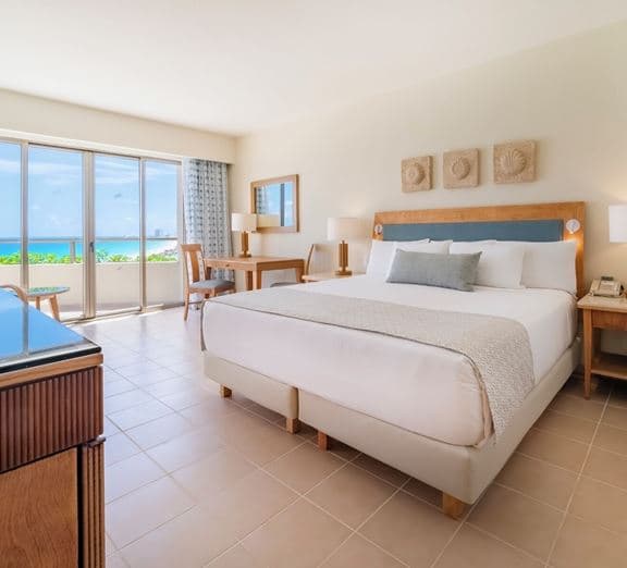PREMIUM OCEAN VIEW WITH TERRACE & JACUZZI Camerele