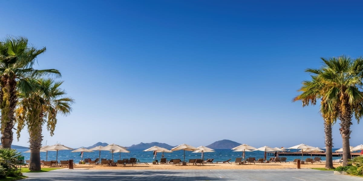 Plaja Gumbet vs. Plaja Bitez: care este mai bună pentru relaxare în Bodrum?