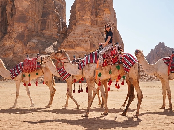 Cum sa te imbraci in desert – ghid practic pentru turisti