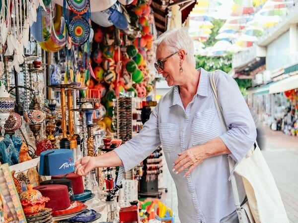 Shopping în Antalya: de la bazaruri tradiționale la malluri moderne