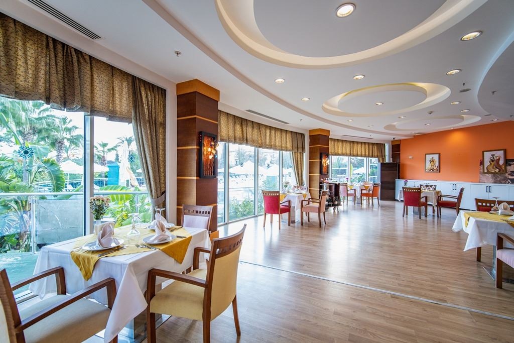 restaurants-peruna-a-lacarte-restaurant