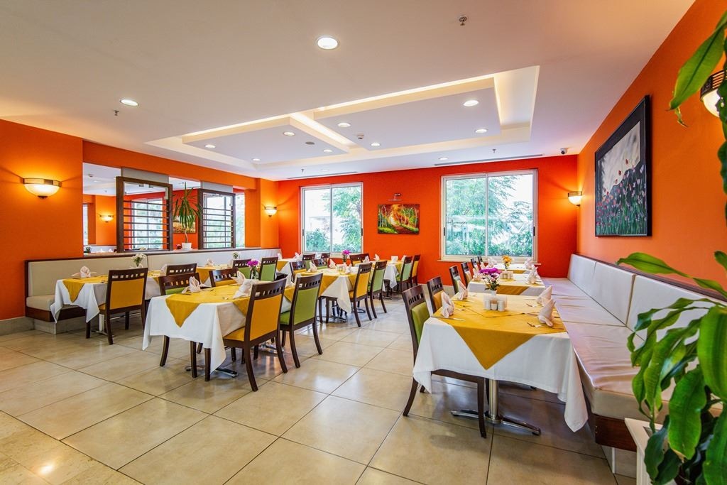 restaurants-papaya-restaurant