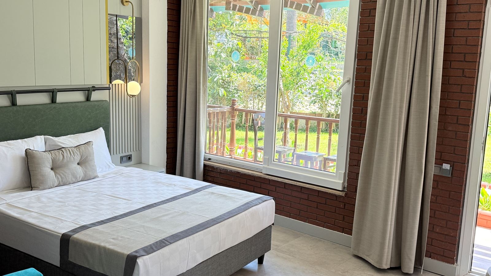 rooms-eco-garden-room