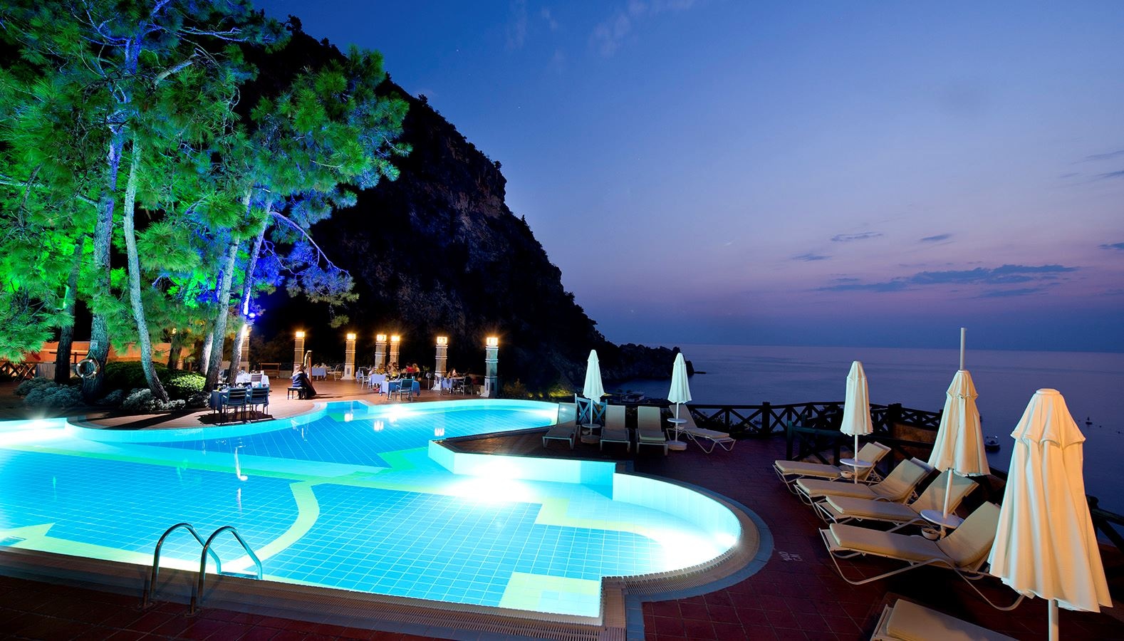 restaurants-sarpedon-fish-restaurant