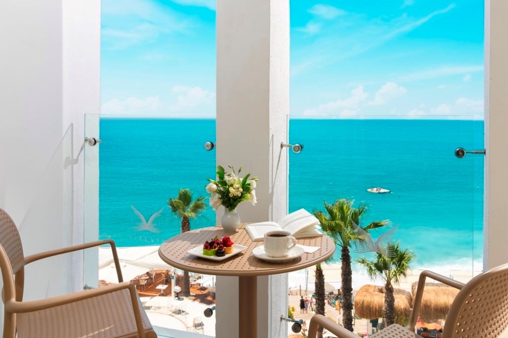 rooms-deluxe-connection-rooms-sea-view