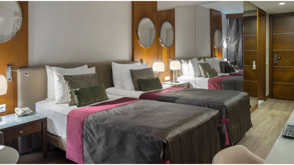 rooms-standart-land-view-room