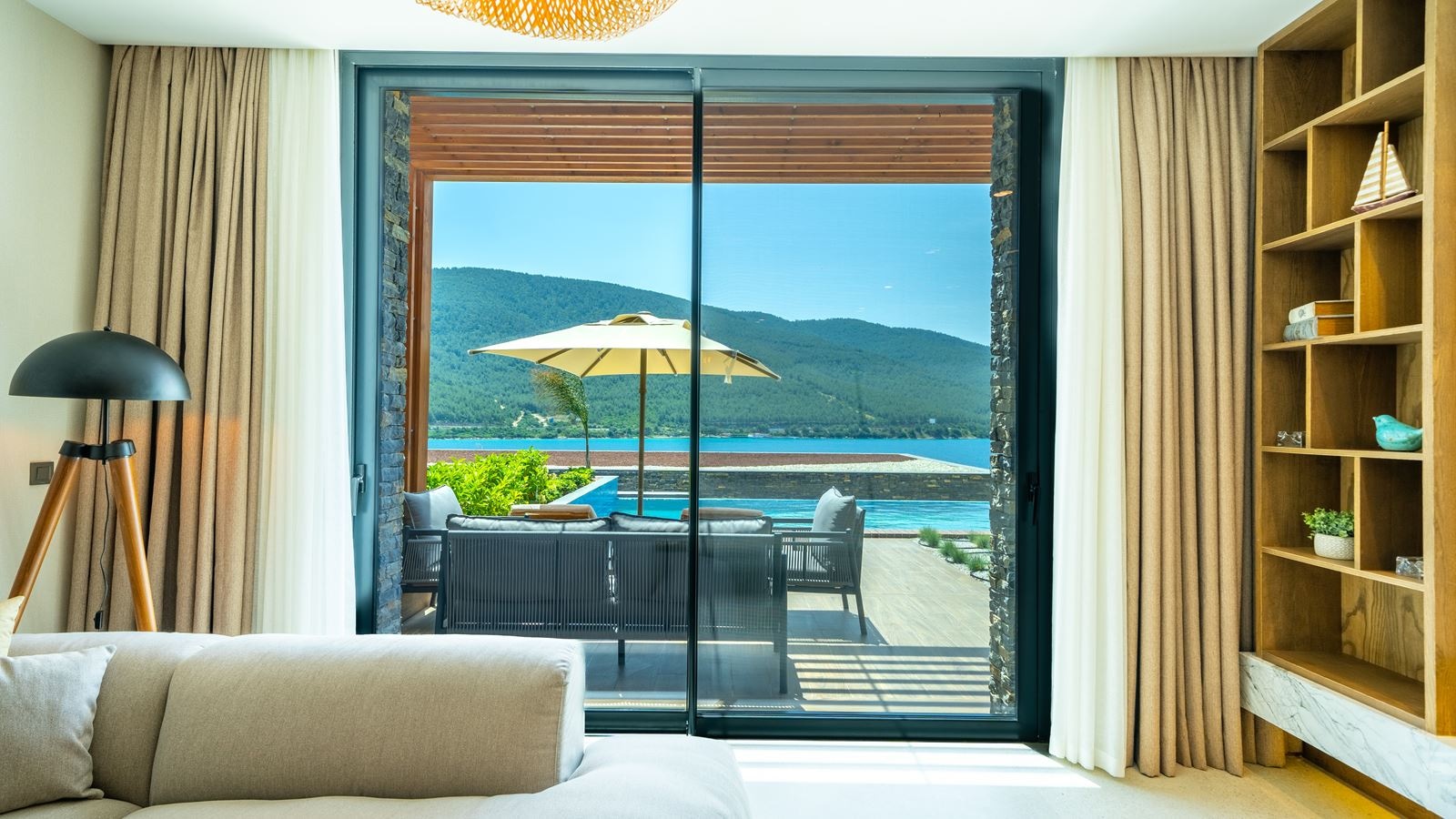 rooms-executive-villa