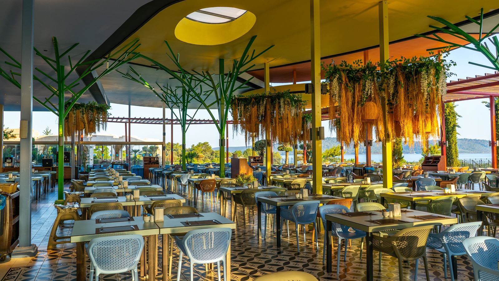 restaurants-pina-main-restaurant