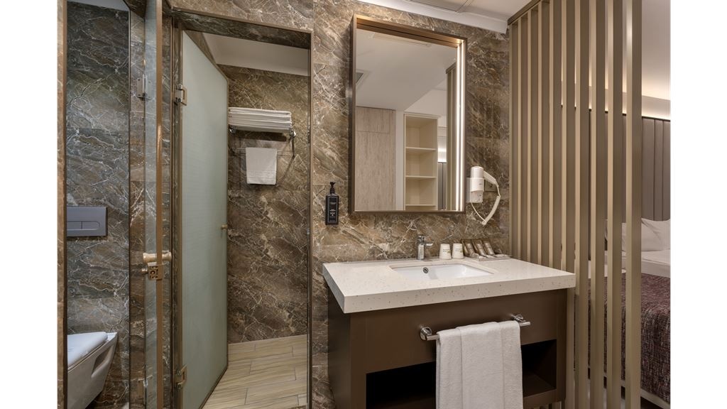rooms-standard-room-land-view