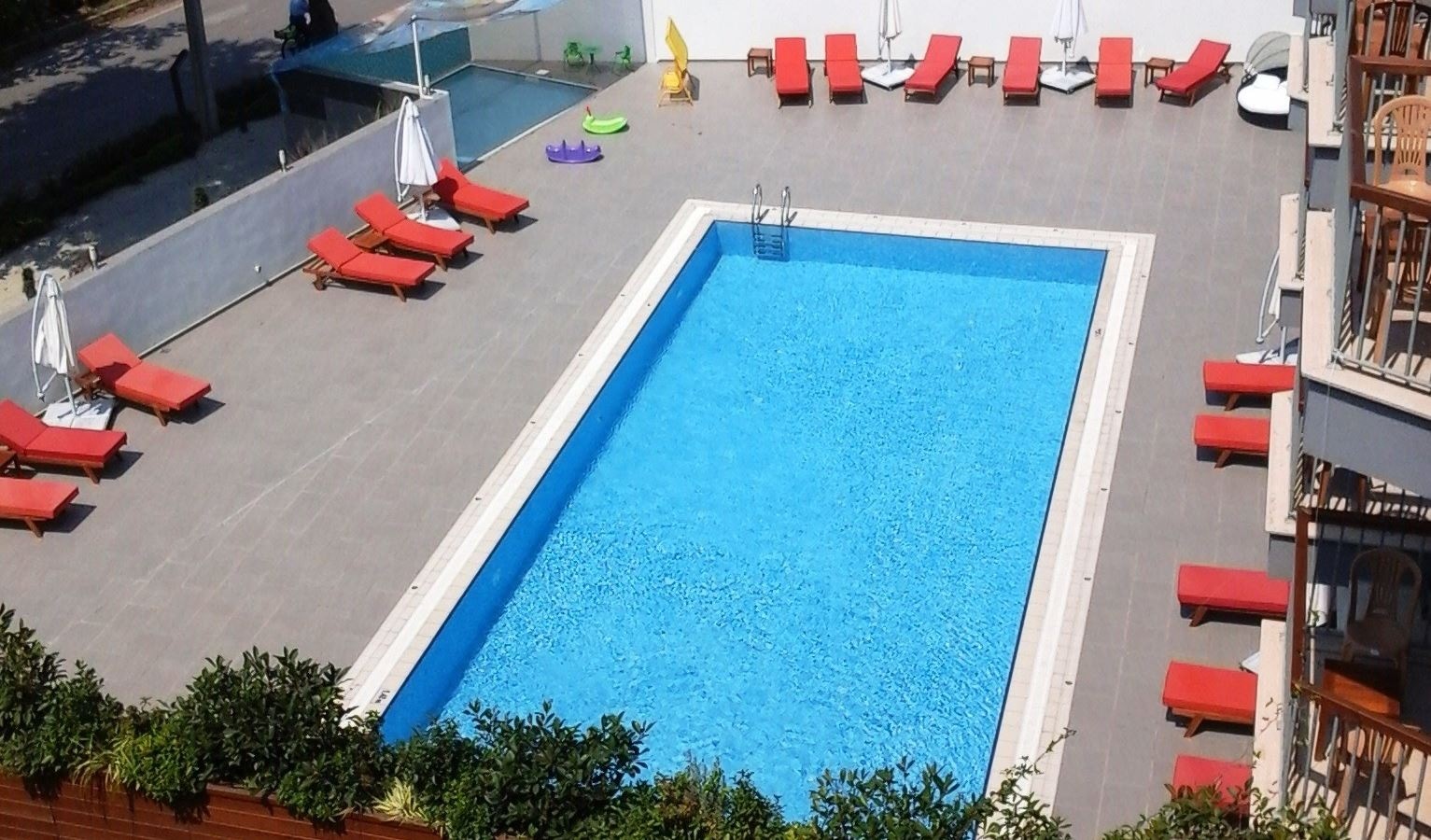 pools-outdoor-pool