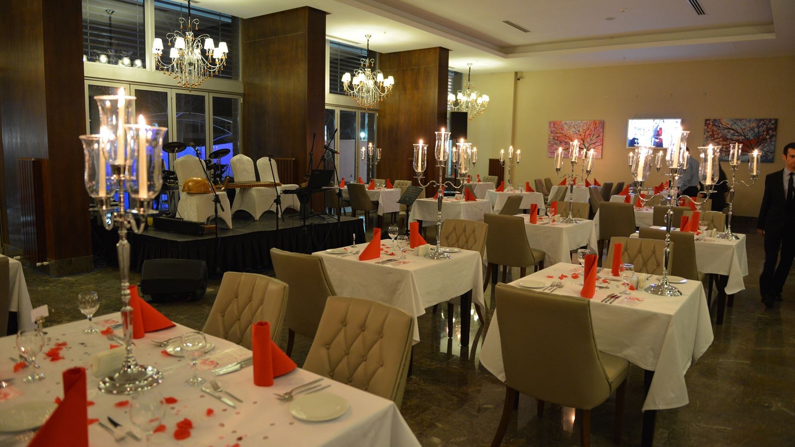 restaurants-lova-restaurant