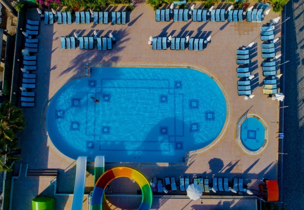 pools-outdoor-pool