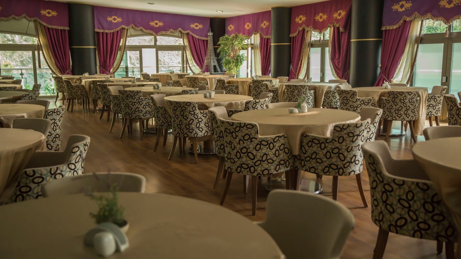 restaurants-ana--restaurant