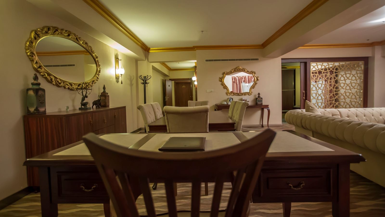rooms-suite-room