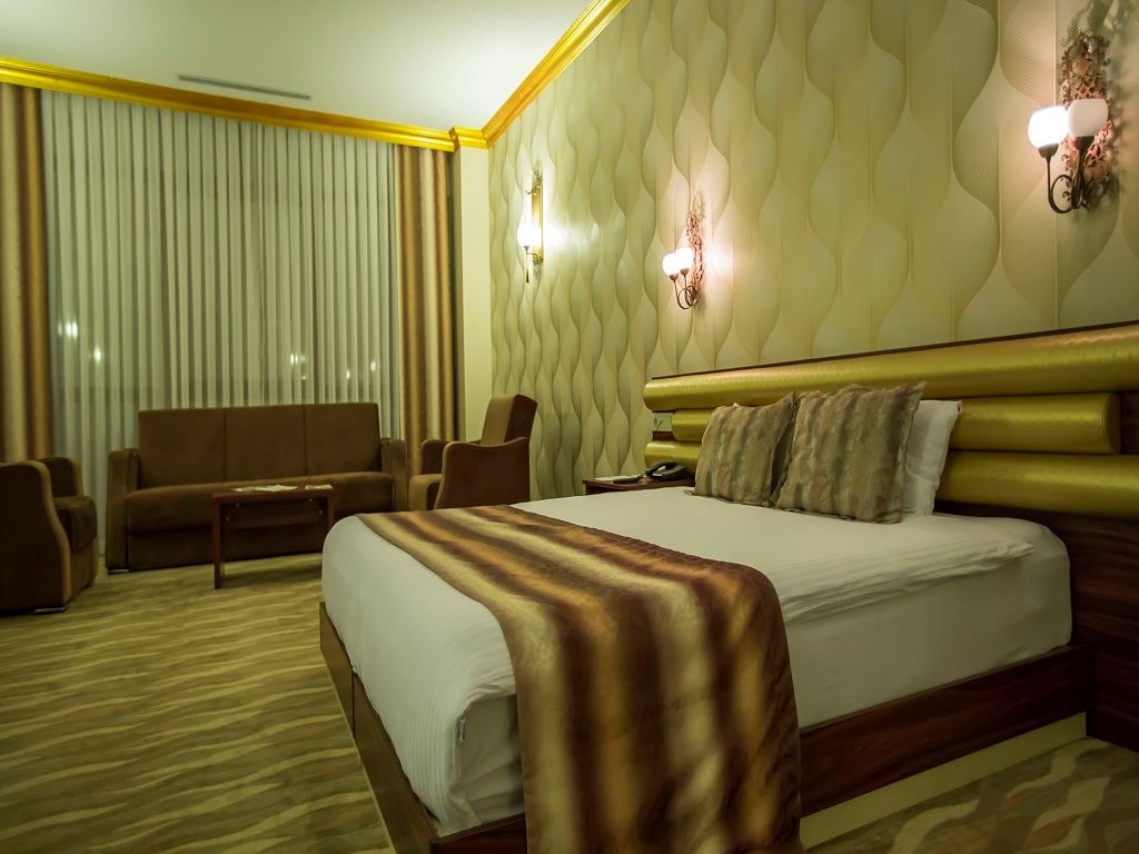 rooms-premium-suit-oda