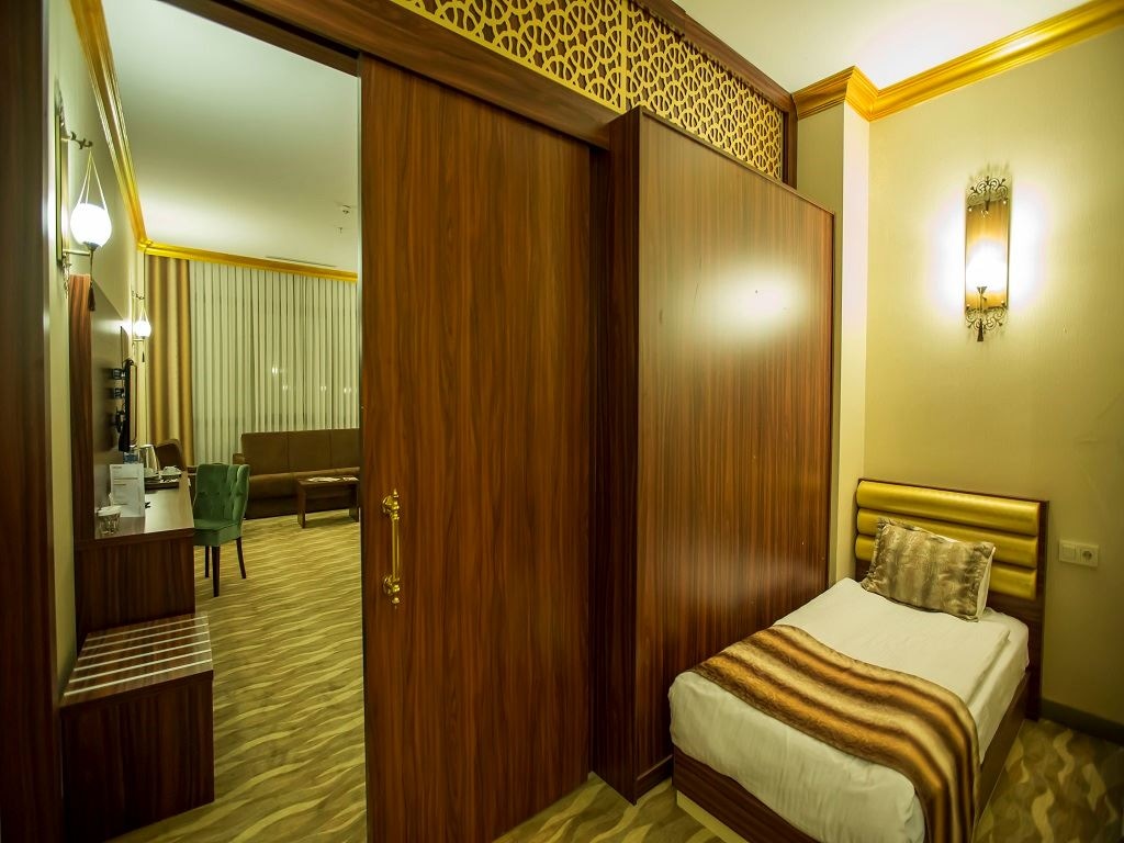 rooms-premium-suit-oda