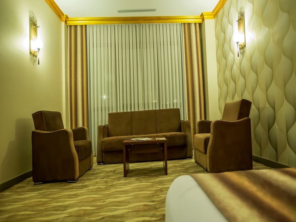 rooms-premium-suit-oda