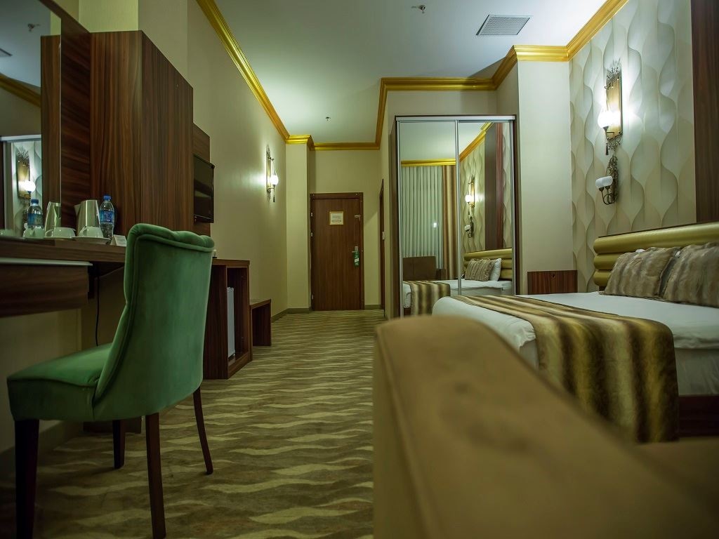 rooms-premium-suit-oda