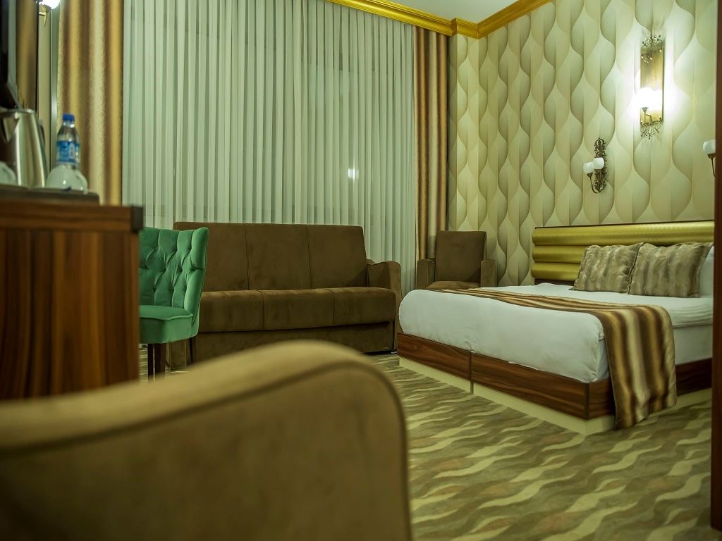 rooms-premium-suit-oda