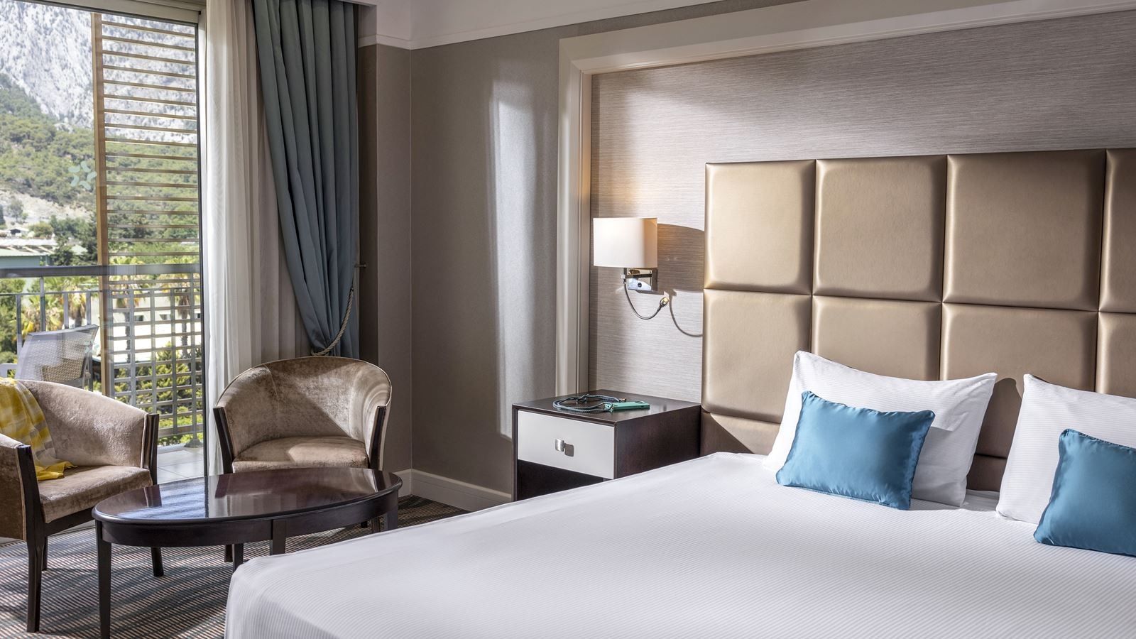 rooms-classic-room-mountain-view