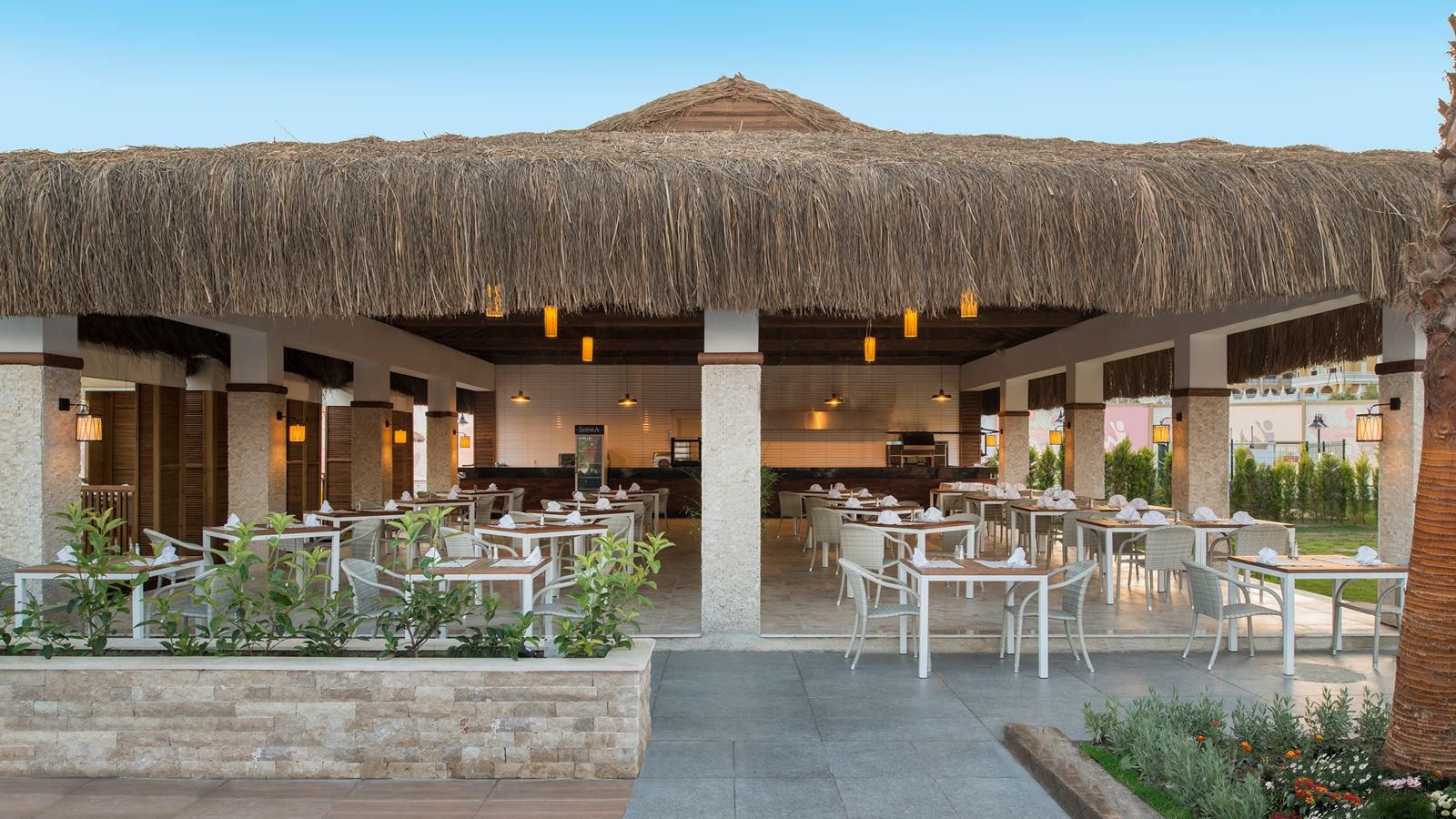 restaurants-aska-pool-snack