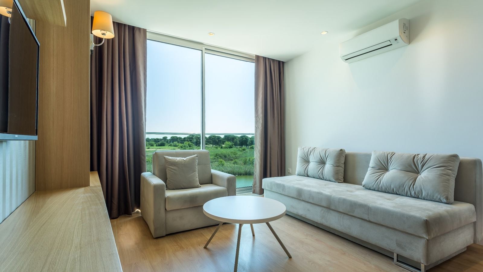 rooms-aska-river-side-anex-building-family-room